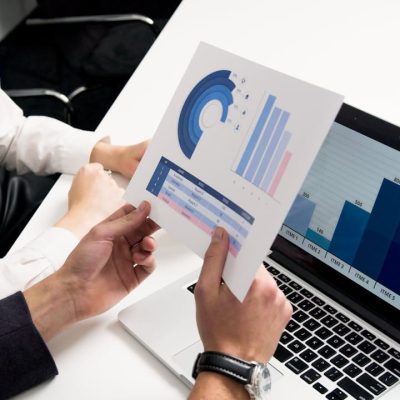 Reinterprets the classic bookshelf